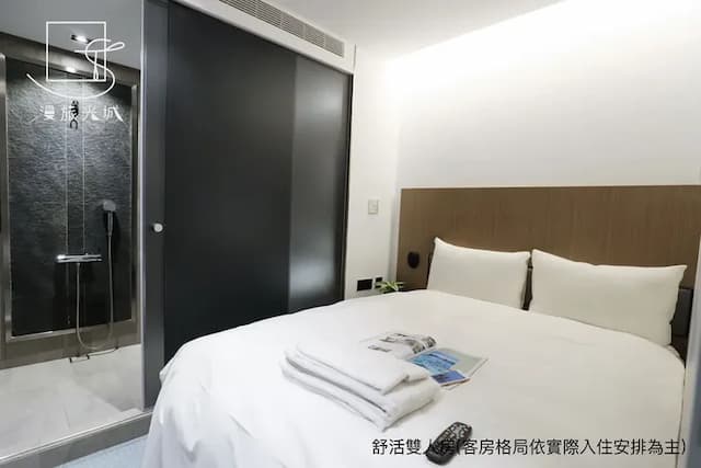 漫旅光城｜近一中商圈、享受低調奢華-經濟雙人房-3