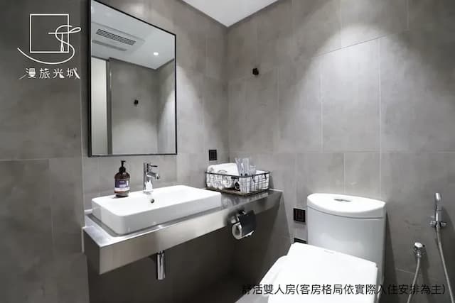 漫旅光城｜近一中商圈、享受低調奢華-經濟雙人房-9