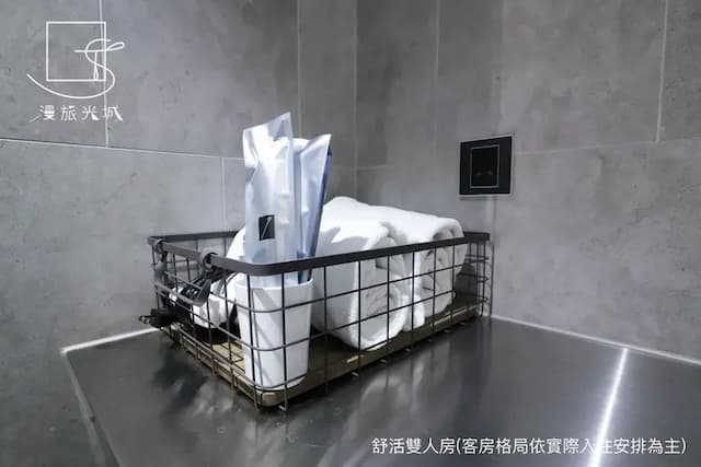 漫旅光城｜近一中商圈、享受低調奢華-經濟雙人房-10