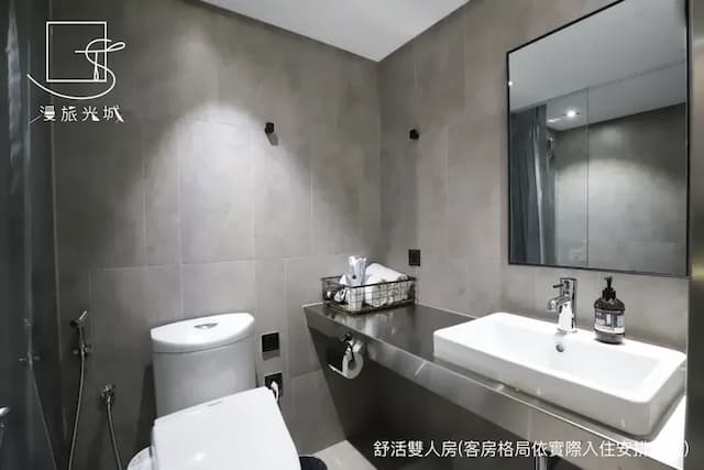 漫旅光城｜近一中商圈、享受低調奢華-經濟雙人房-12