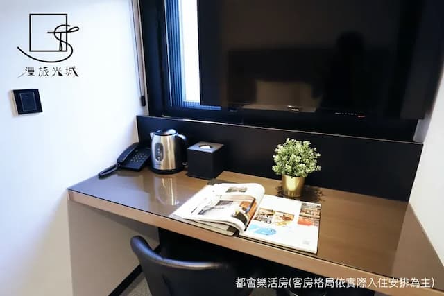 漫旅光城｜近一中商圈、享受低調奢華-標準雙人房-3