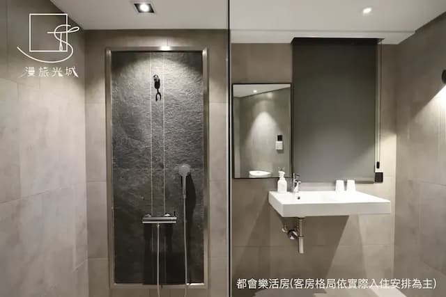 漫旅光城｜近一中商圈、享受低調奢華-標準雙人房-9