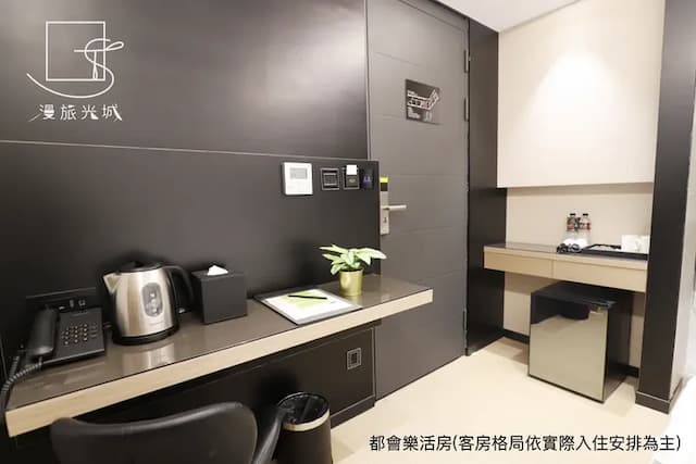 漫旅光城｜近一中商圈、享受低調奢華-標準雙人房-5