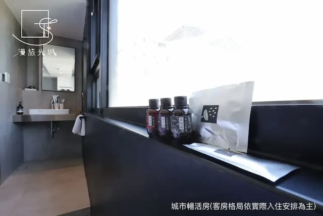 漫旅光城｜近一中商圈、享受低調奢華-高級雙人房-10