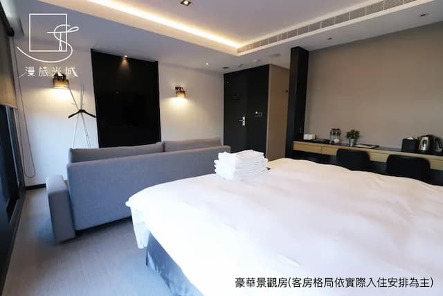 漫旅光城｜近一中商圈、享受低調奢華-豪華景觀房 -附浴缸-11