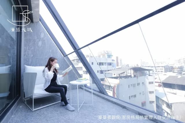 漫旅光城｜近一中商圈、享受低調奢華-豪華景觀房 -附浴缸-6