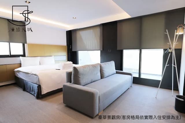 漫旅光城｜近一中商圈、享受低調奢華-豪華景觀房 -附浴缸-1
