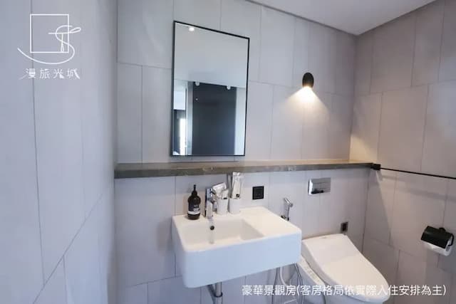 漫旅光城｜近一中商圈、享受低調奢華-豪華景觀房 -附浴缸-13