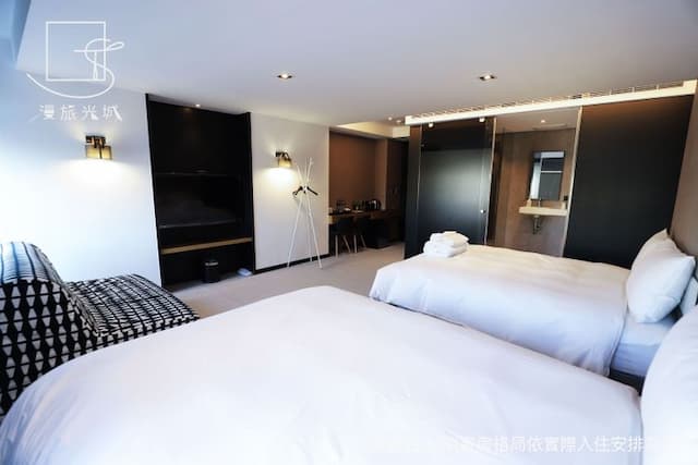 漫旅光城｜近一中商圈、享受低調奢華-豪華四人房-5