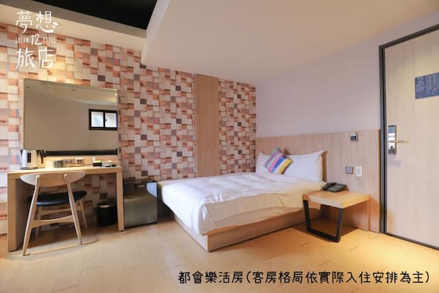 Dream 12 Hotel-Standard Double Room with Balcony-9