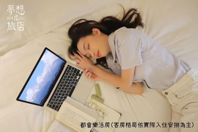 Dream 12 Hotel-Standard Double Room with Balcony-6