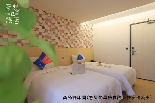 Dream 12 Hotel-Standard Twin Room with Balcony-5