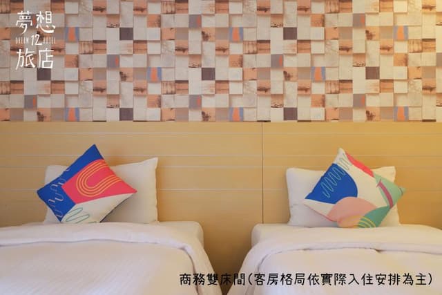 Dream 12 Hotel-Standard Twin Room with Balcony-2