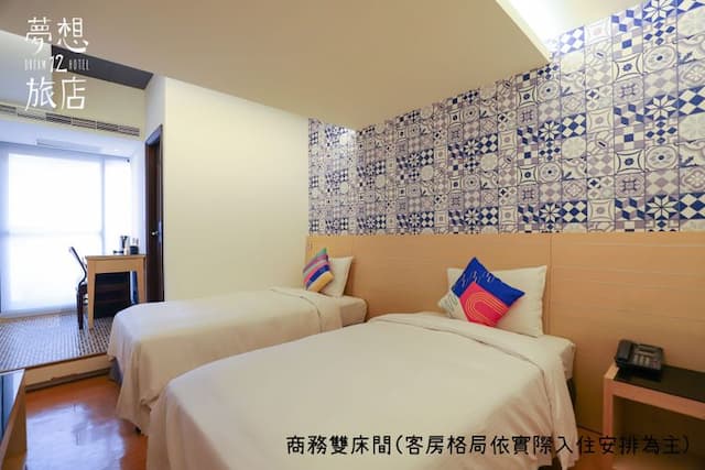 Dream 12 Hotel-Standard Twin Room with Balcony-10