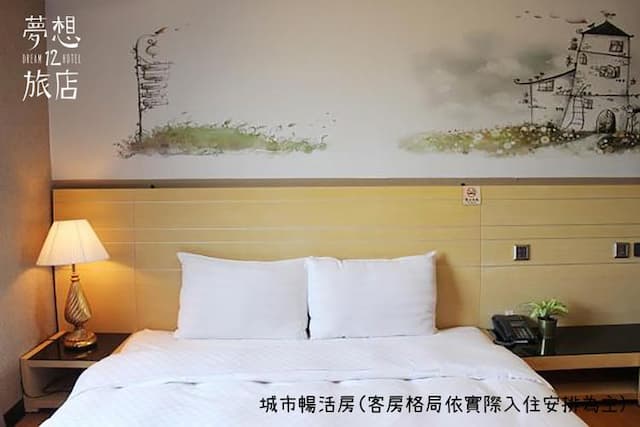 Dream 12 Hotel-Superior Double room with Balcony-10