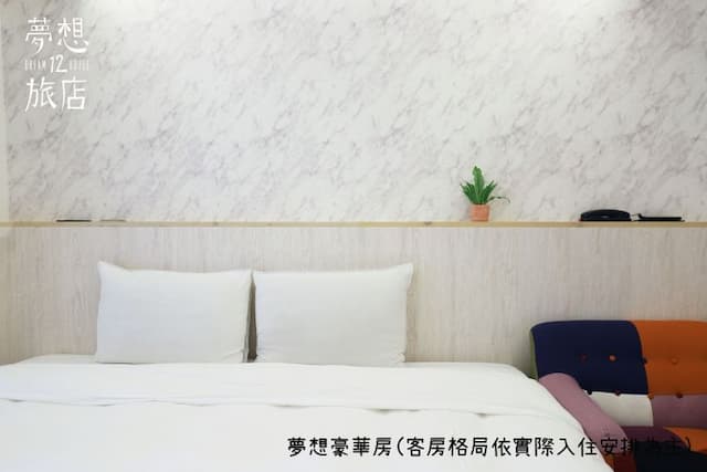 Dream 12 Hotel-Deluxe DoubleRoom with Balcony-3