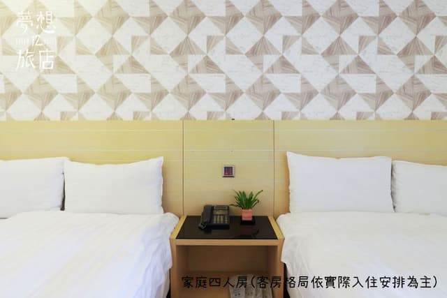 Dream 12 Hotel-Superior Quadruple Room with Balcony-7