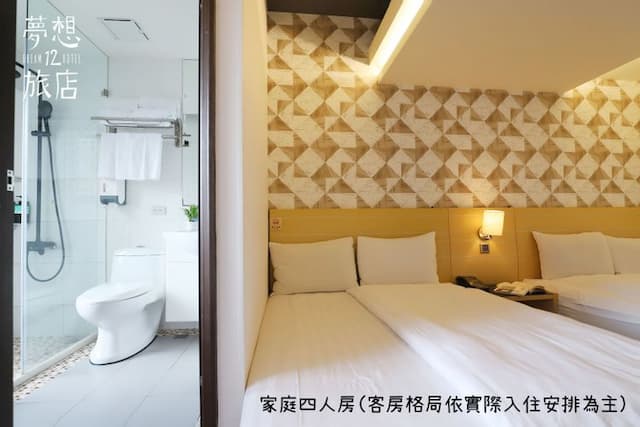 Dream 12 Hotel-Superior Quadruple Room with Balcony-8