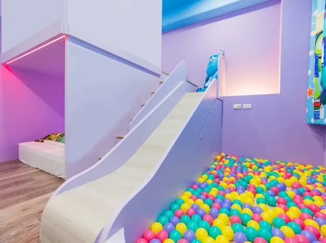 Lanyue Childlike Heart Family Homestay-Fright House Slide Quadruple Room-2