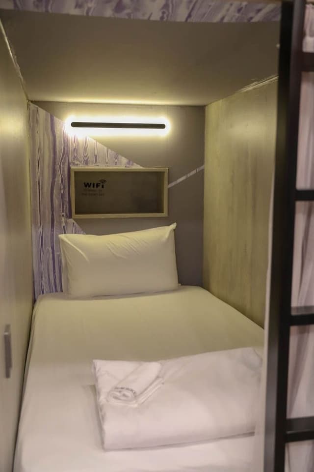 澎湖玩聚Biker背包民宿-粉紅六人女生專屬 201 (單人床位)-7