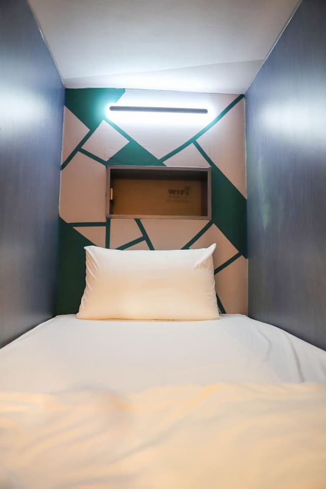 澎湖玩聚Biker背包民宿-橘色六人房 101 (單人床位)-5