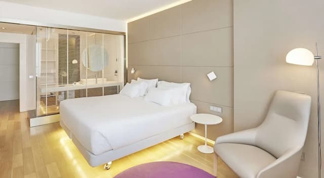 NH Collection Madrid Eurobuilding-高级房 (View, Extra Bed 3 Adults)-3