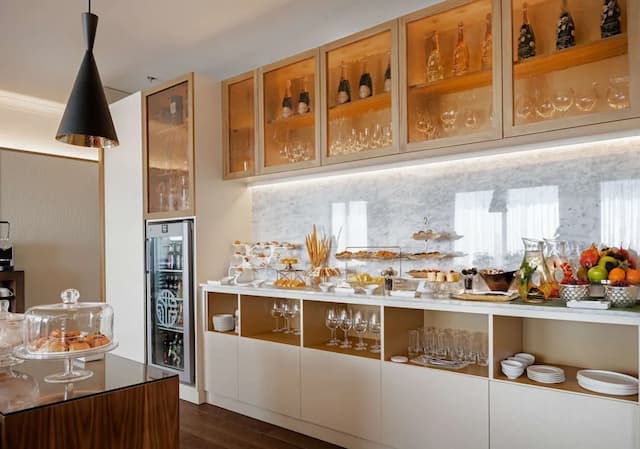 NH Collection Madrid Eurobuilding-小型套房, 露台 (View, Extra Bed 2 adults + 1 child)-2