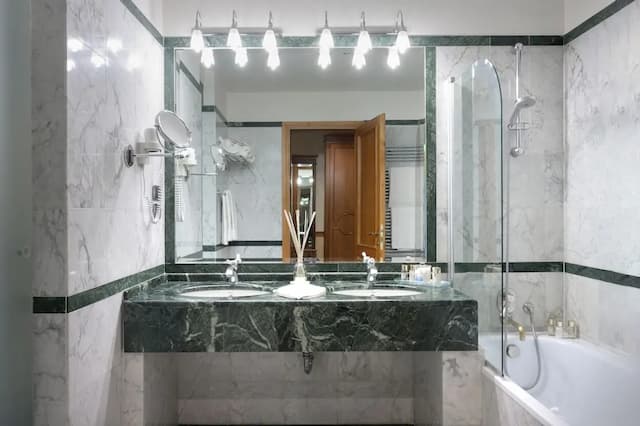 Hotel degli Orafi-Standard Double Room-5