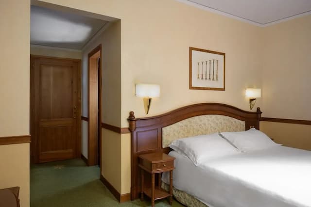 Hotel degli Orafi-Standard Double Room-4