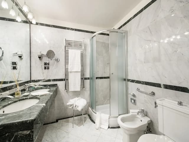 Hotel degli Orafi-Standard Double Room-3