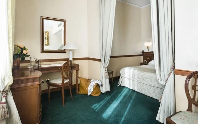 Hotel degli Orafi-Triple Room-1