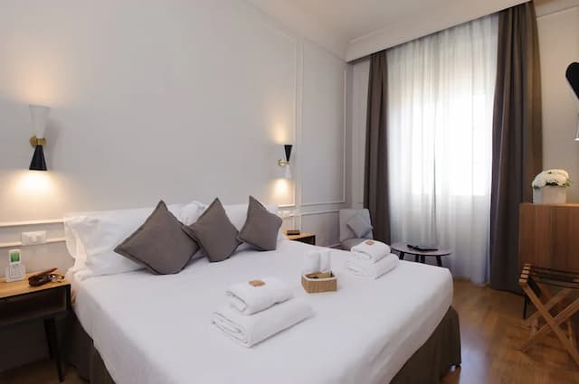 Lungarno Vespucci 50-Premium Double Room-1
