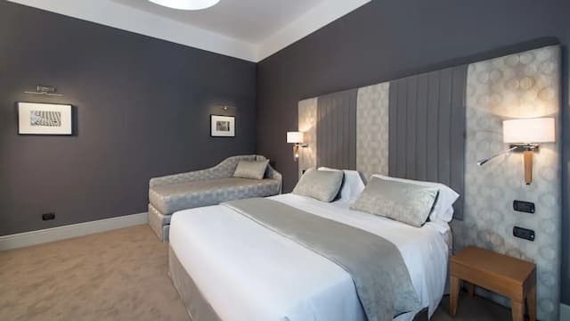 Monti Palace Hotel-Quadruple Room (Prestige)-4