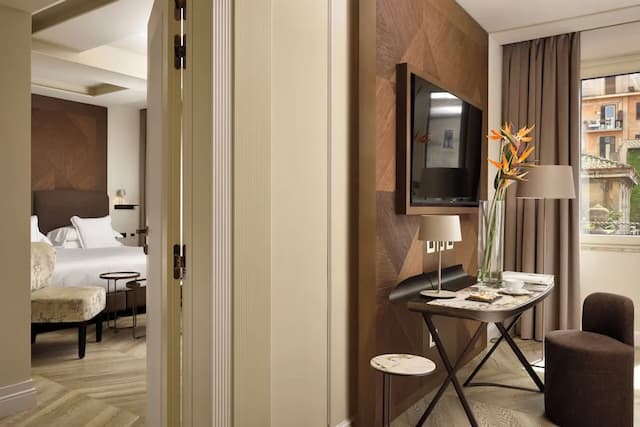 FH55 Grand Hotel Palatino-Family Room, City View (Deluxe)-4