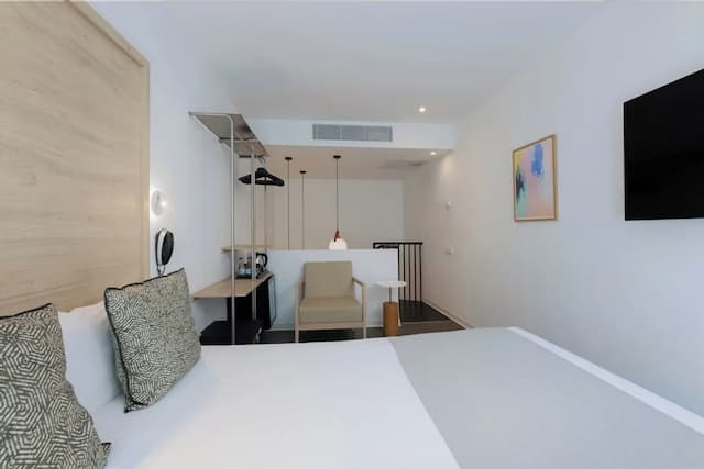 Casa Lit Barcelona-Standard Double Room Single Use-9