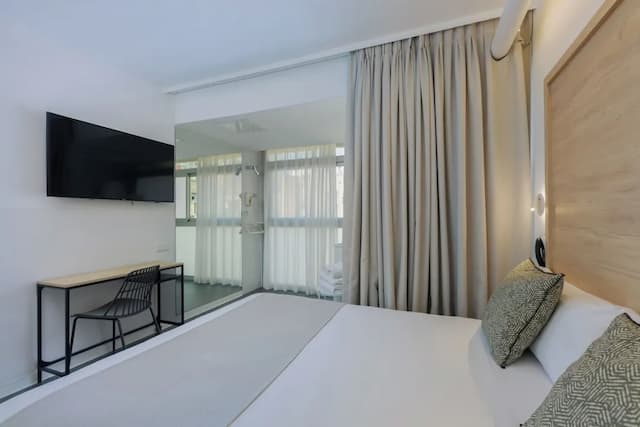 Casa Lit Barcelona-Standard Double Room Single Use-10