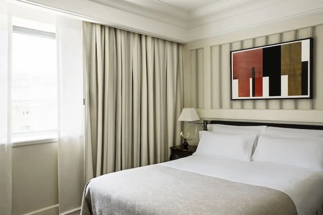 Majestic Hotel & Spa Barcelona-Deluxe Room, City View-2