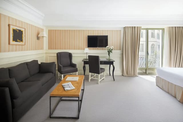 Majestic Hotel & Spa Barcelona-Privilege Family Room-2