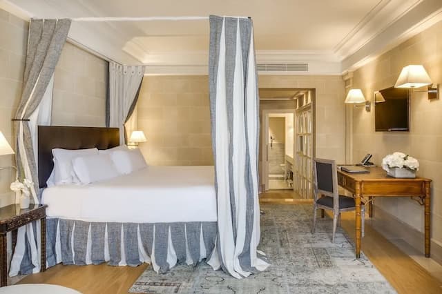 Majestic Hotel & Spa Barcelona-Junior Suite, City View-3