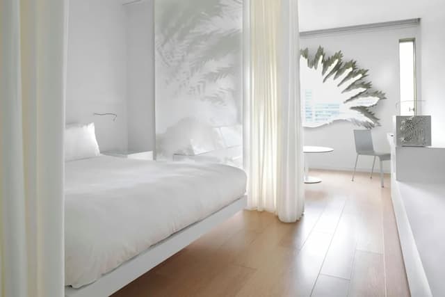 Renaissance Barcelona Fira Hotel-尊荣客房, 1 张特大床和 1 张沙发床 (City View)-1