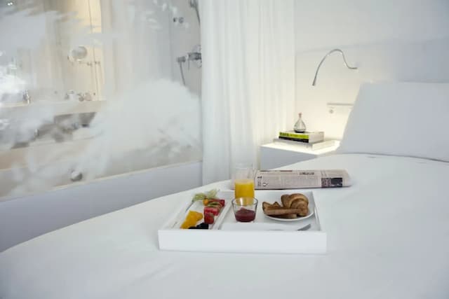 Renaissance Barcelona Fira Hotel-尊荣客房, 1 张特大床和 1 张沙发床 (City View)-6