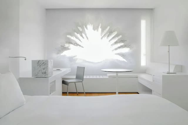 Renaissance Barcelona Fira Hotel-高级房, 1 张特大床 (City View)-9