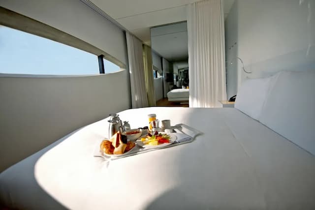 Renaissance Barcelona Fira Hotel-小型套房, 1 张特大床 (City View)-4