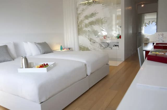 Renaissance Barcelona Fira Hotel-华丽客房, 1 张特大床 (City View)-1