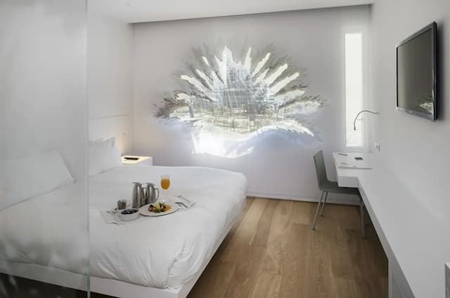 Renaissance Barcelona Fira Hotel-华丽客房, 1 张特大床 (City View)-3