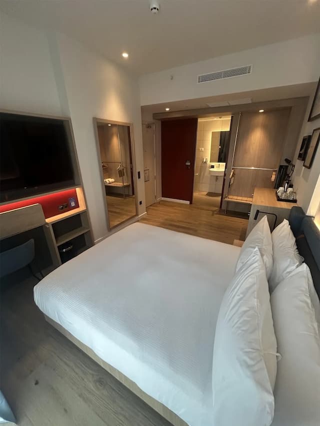 ハンプトン バイ ヒルトン バルセロナ フィラ グラン ヴィア-ルーム クイーンベッド 1 台 バリアフリー-6