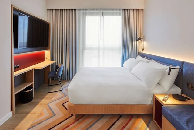 ハンプトン バイ ヒルトン バルセロナ フィラ グラン ヴィア-Standard Room, 1 Queen Bed with Sofa-2