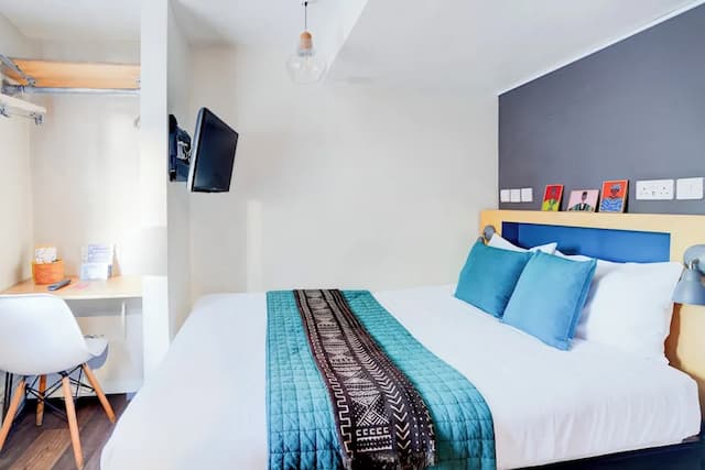 Peckham Room Hotel by Belvilla-华丽三人房, 多张床-2