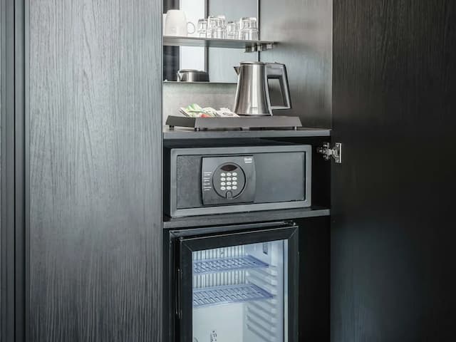 メルキュール ホテル アムステルダム スローテルダイク ステーション-ファミリー ルーム ダブルベッド 1 台ソファーベッド付き (Classic)-2