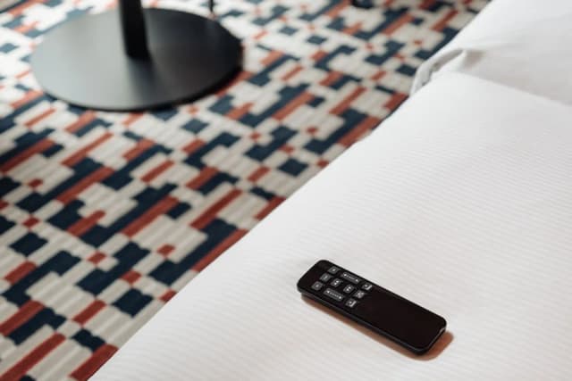 DoubleTree by Hilton Amsterdam Centraal Station-Accessible Room-2